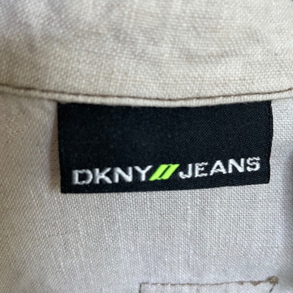 DKNY linen shirt - great with white jeans or denim - Picture 8 of 8